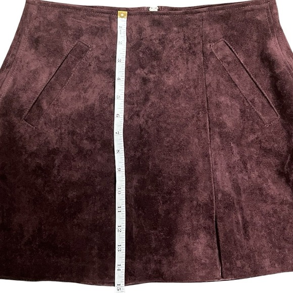 Blank NYC Women's Faux Suede Mini Skirt in Plum, Women's Size 26/Small - Picture 9 of 11